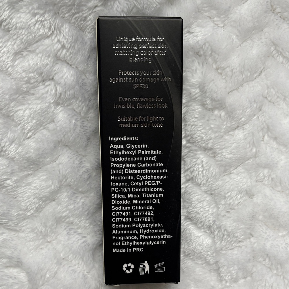 MagicSkin Changing Foundation - Picture 3 of 4